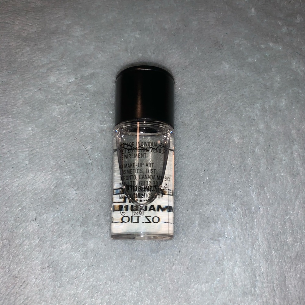 MAC Cleanse Off Oil - Picture 2 of 2